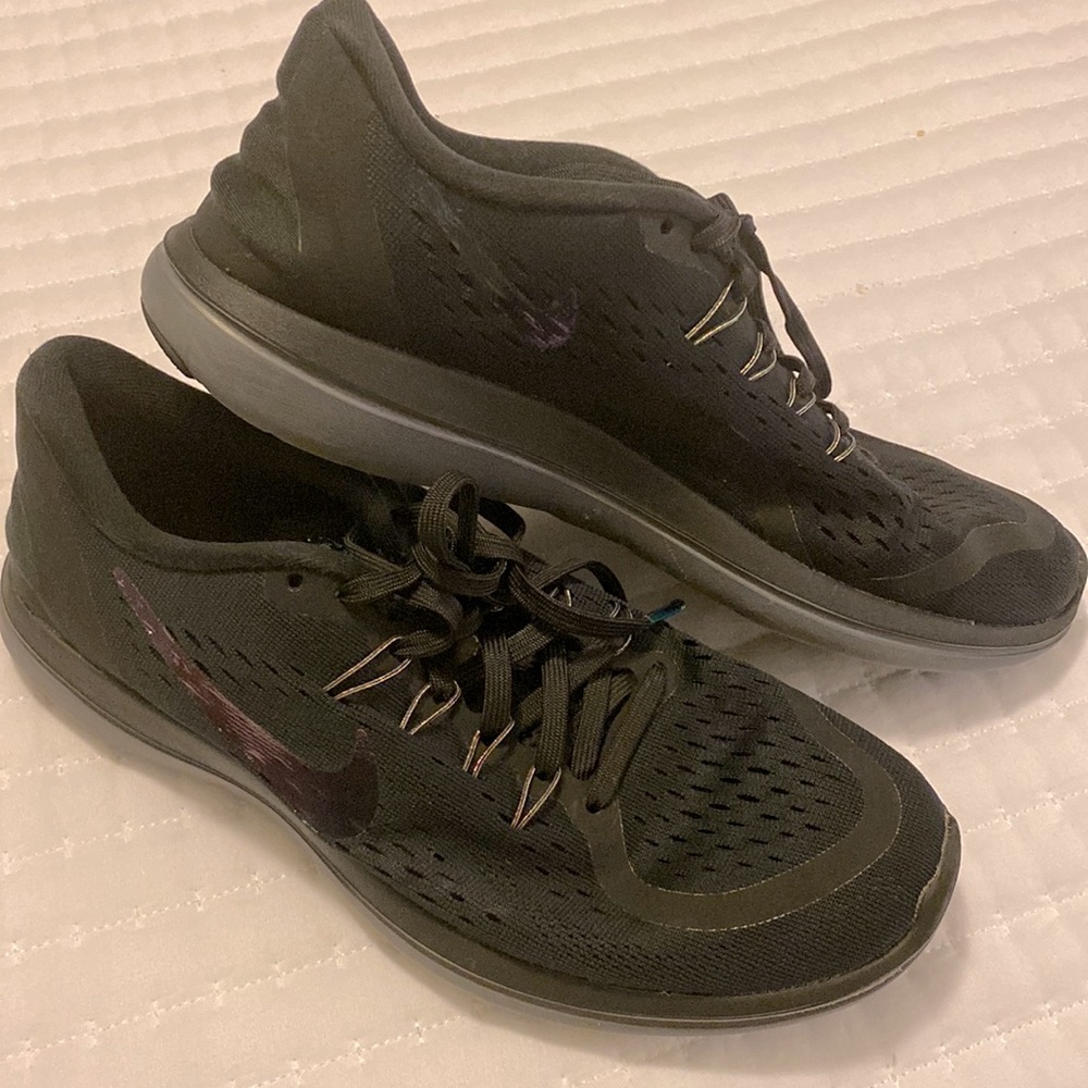 Nike shoe womens 8.5 black lace up